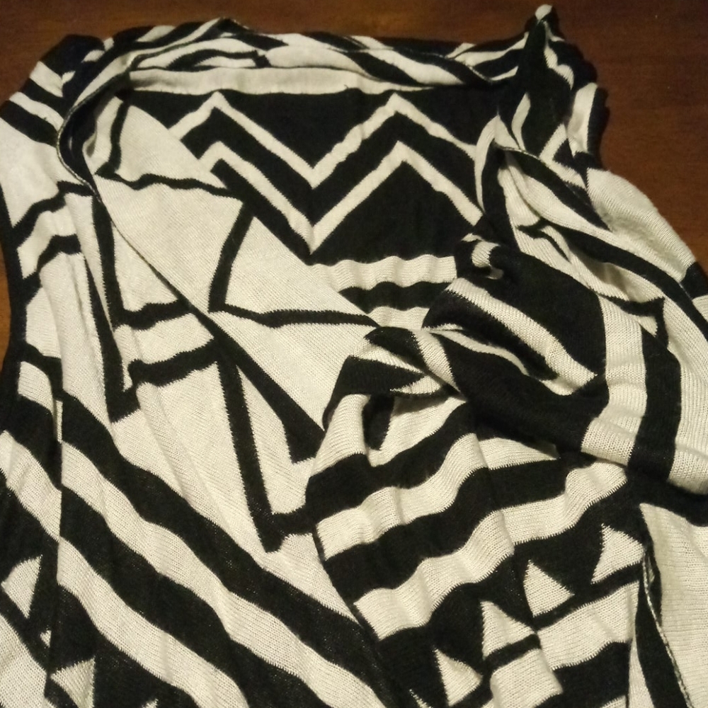 Black and white Chevron Print Sweater Size XS